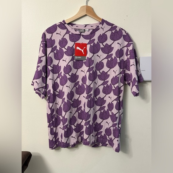 The Puma ESS+ Blossom AOP women's short-sleeved T-shirt. - Picture 5 of 9